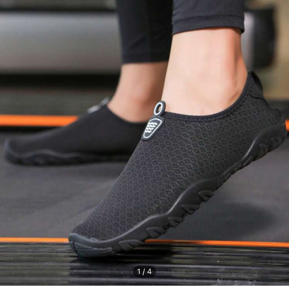 Women’s water shoes